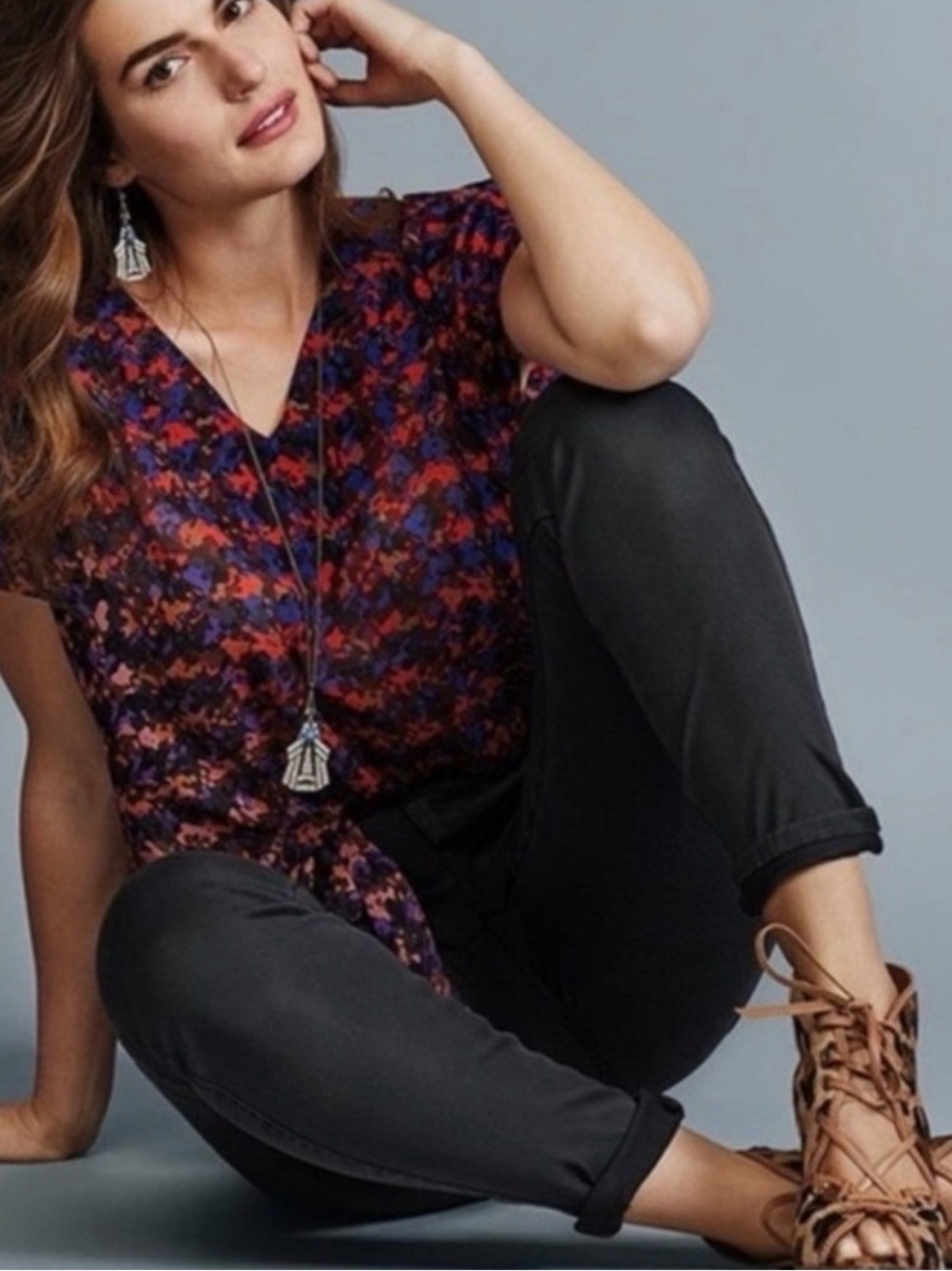 Cabi 3428 V-Neck Short Sleeve Blouse in Navy Multi with Sash